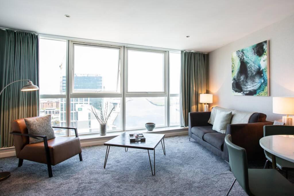 Titanic & City Views, Ultra Luxury City Parking เบลฟาสต์ ภายนอก รูปภาพ