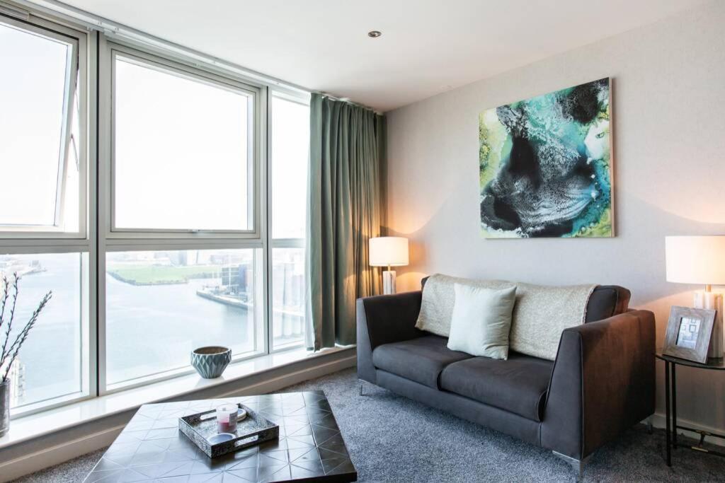 Titanic & City Views, Ultra Luxury City Parking เบลฟาสต์ ภายนอก รูปภาพ